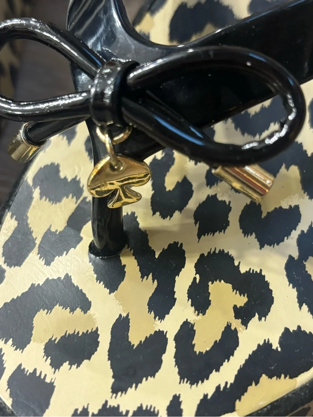 Kate Spade Rhett Leopard Flip Flops Sz 5 Charm Sandals Bow Designer Mobwife Chic